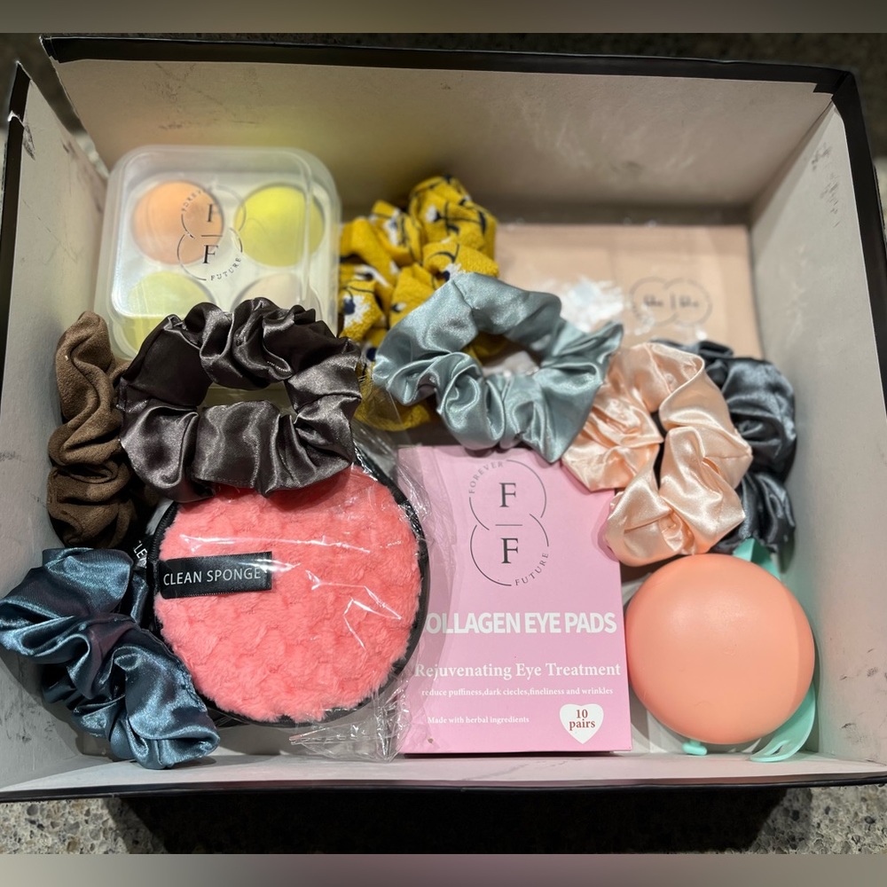 Women’s makeup beauty set